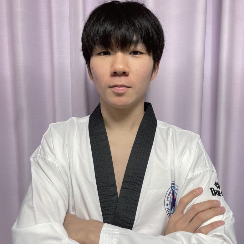 鶴岡人選手の写真です。